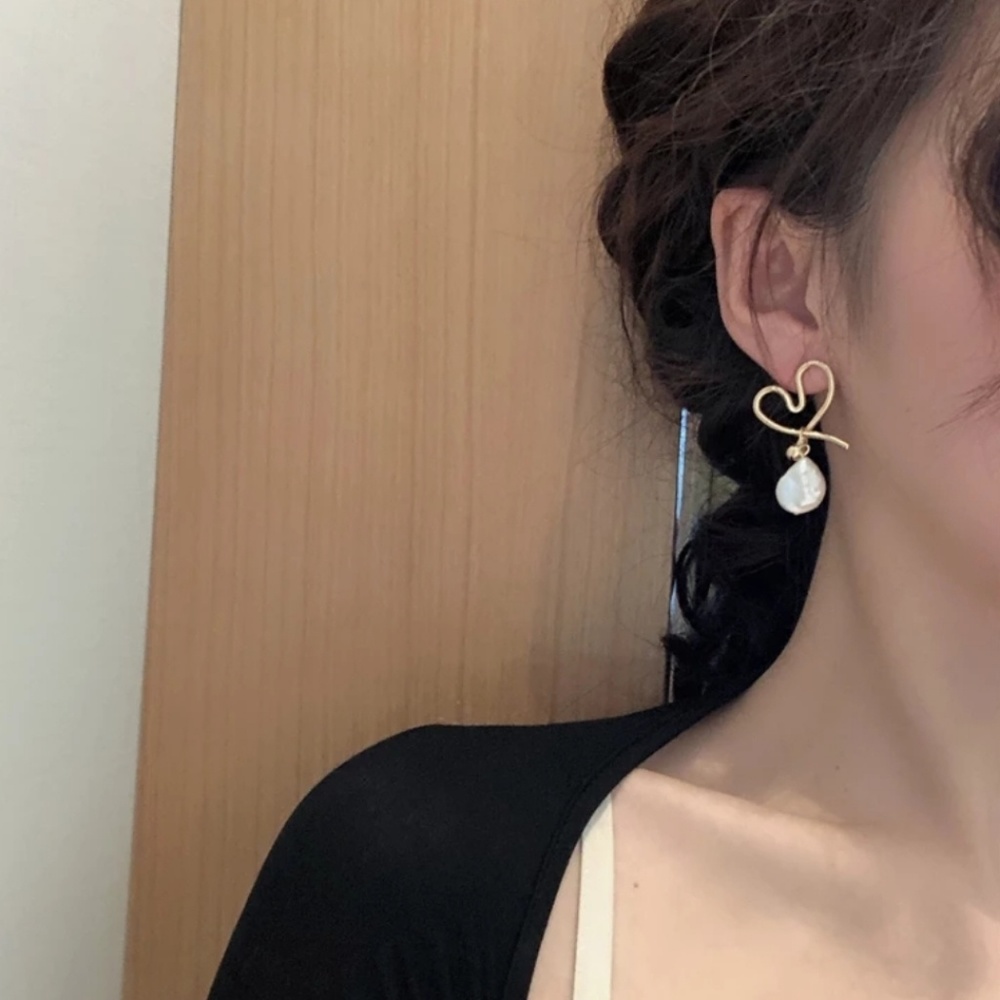 Freshwater Heart Gorgeous Dangling Studs - Picture 2 of 5